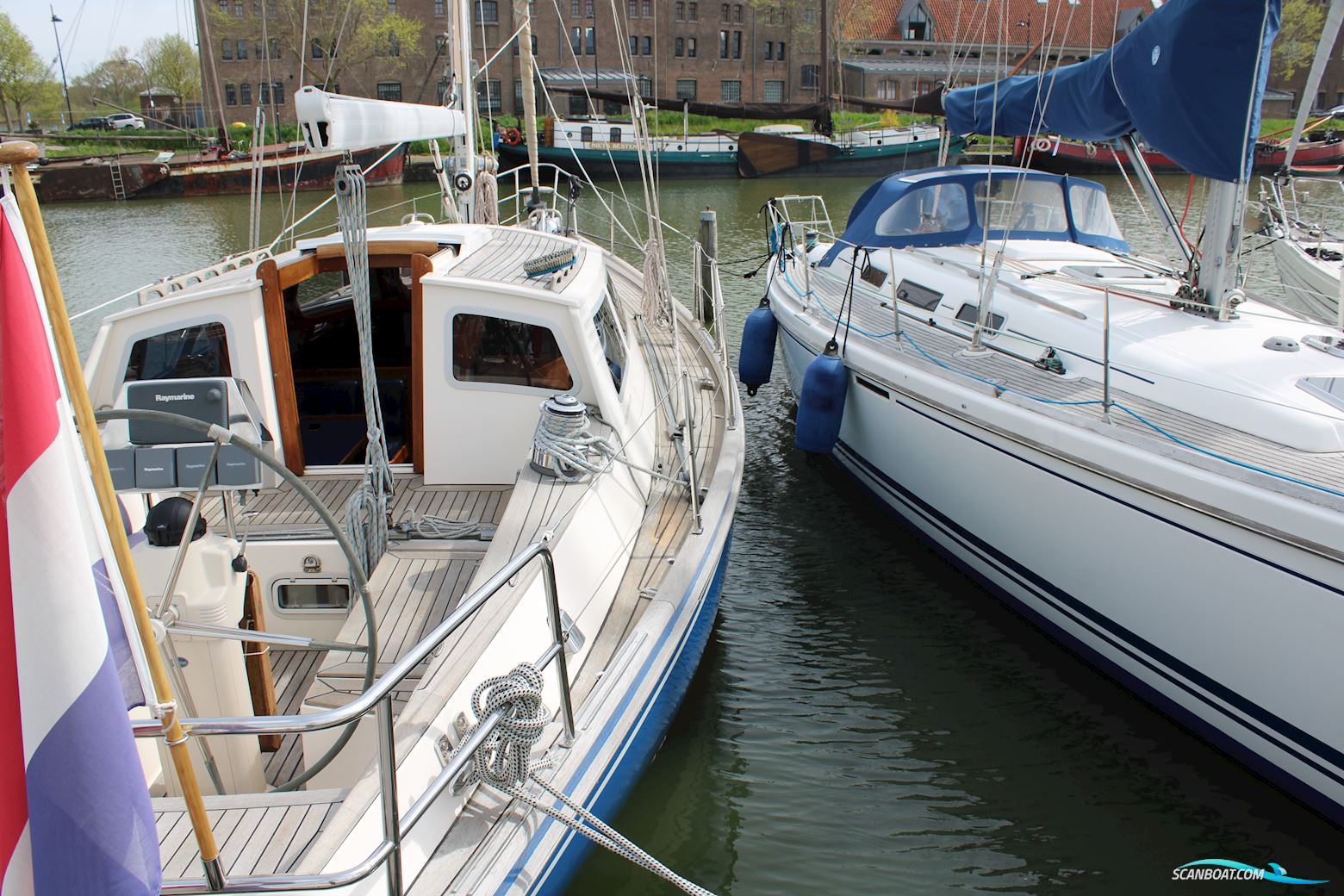 Victoire 1270 Decksaloon