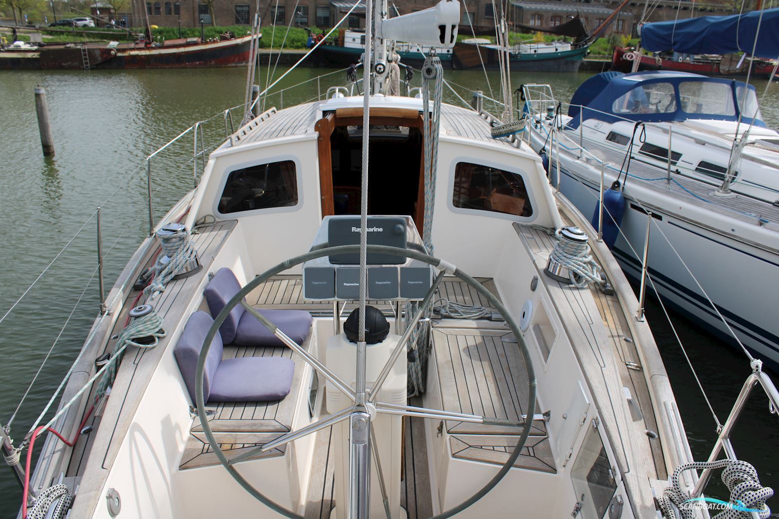 Victoire 1270 Decksaloon