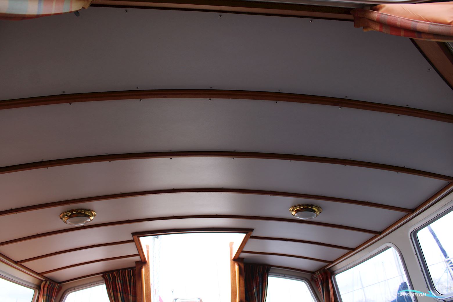Victoire 1270 Decksaloon