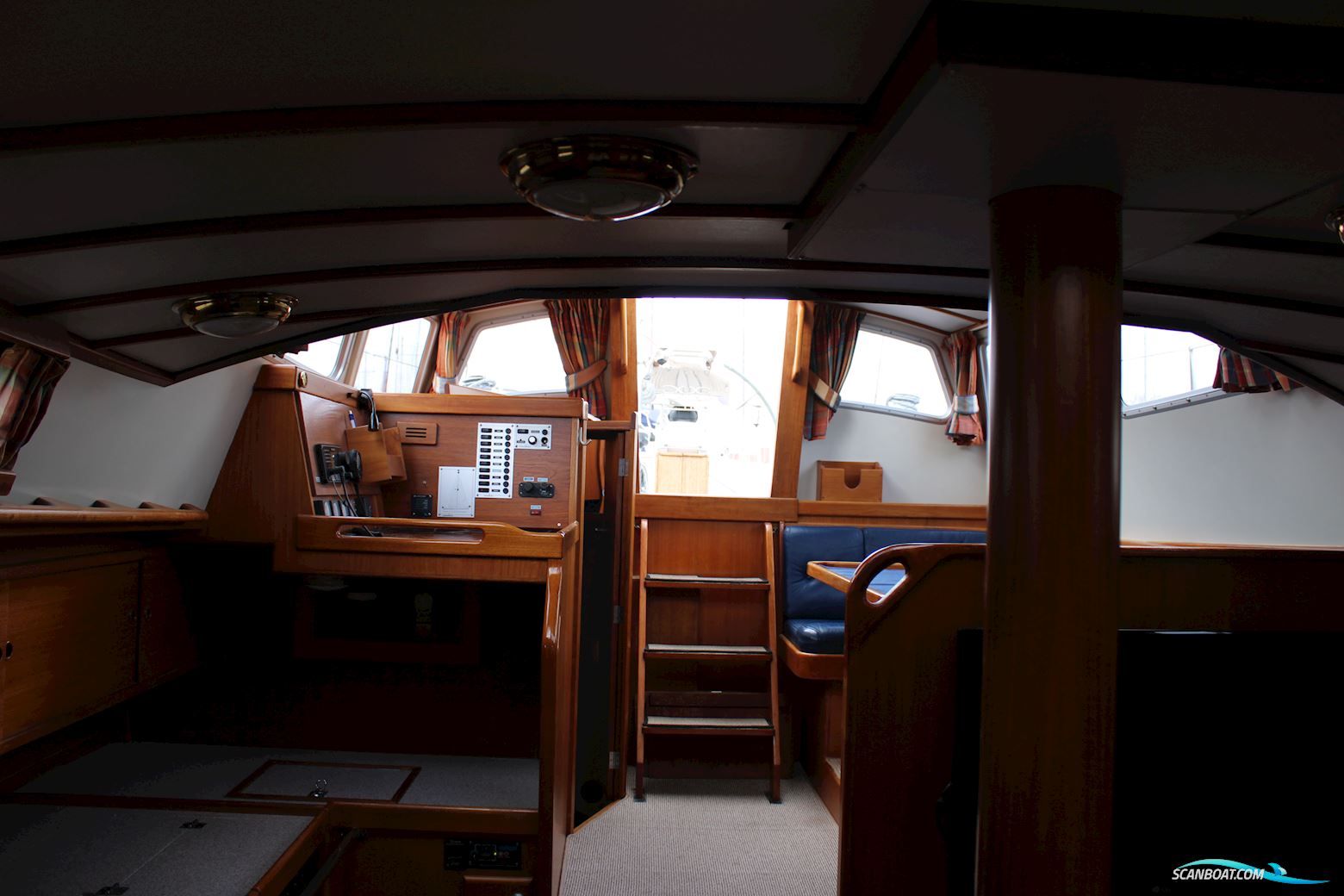Victoire 1270 Decksaloon