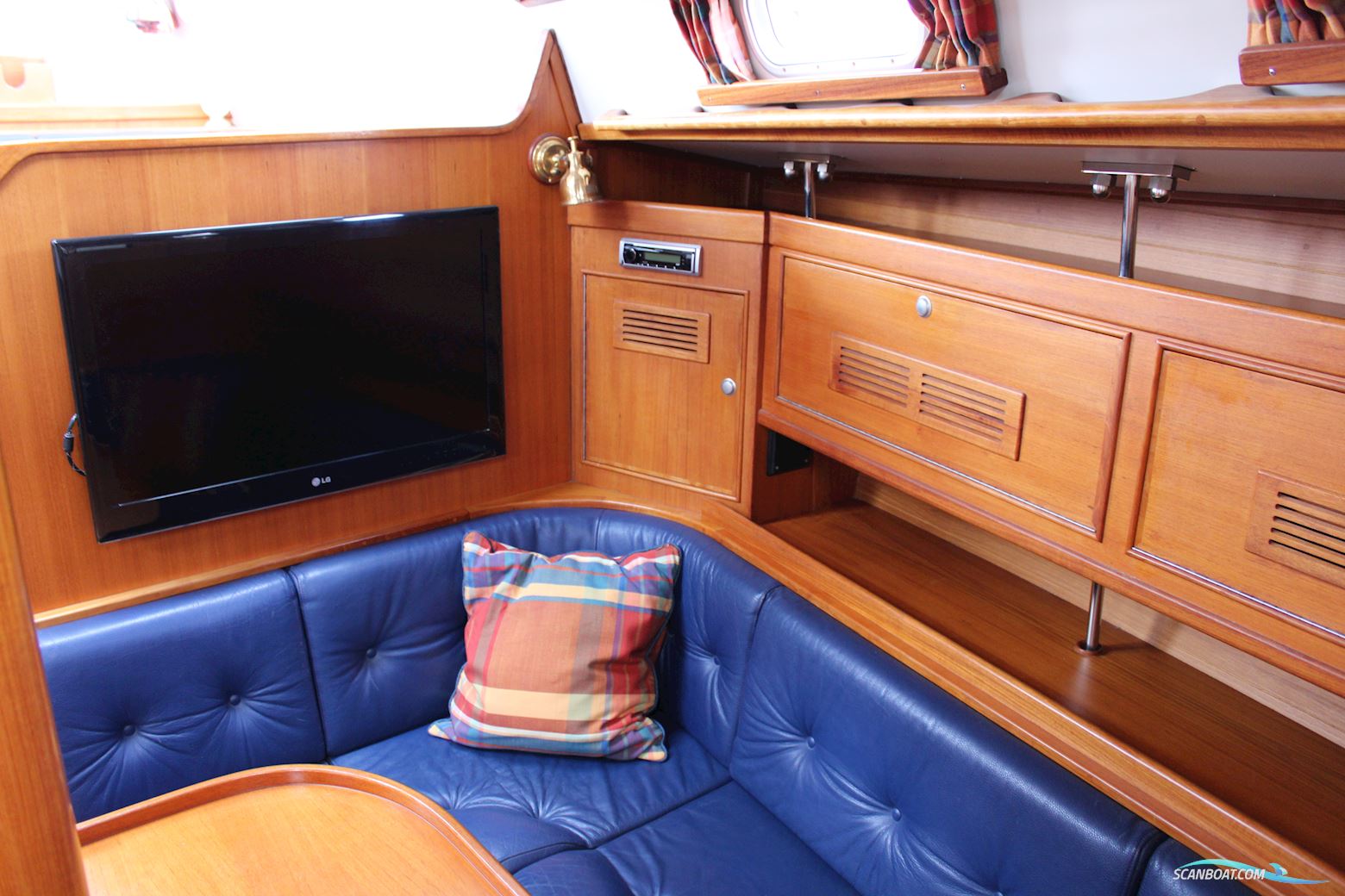 Victoire 1270 Decksaloon