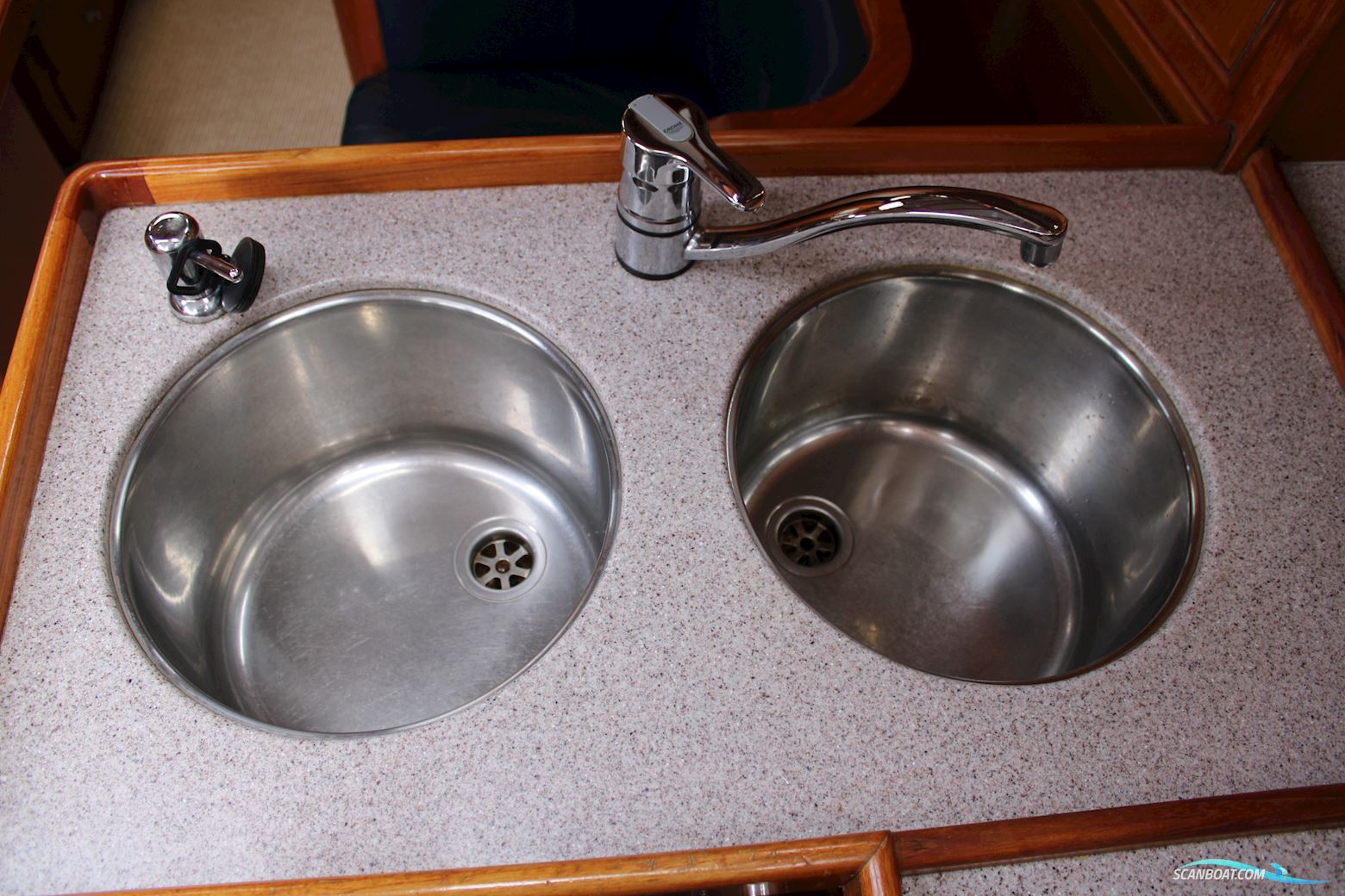 Victoire 1270 Decksaloon