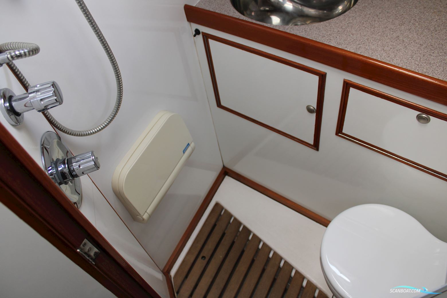 Victoire 1270 Decksaloon