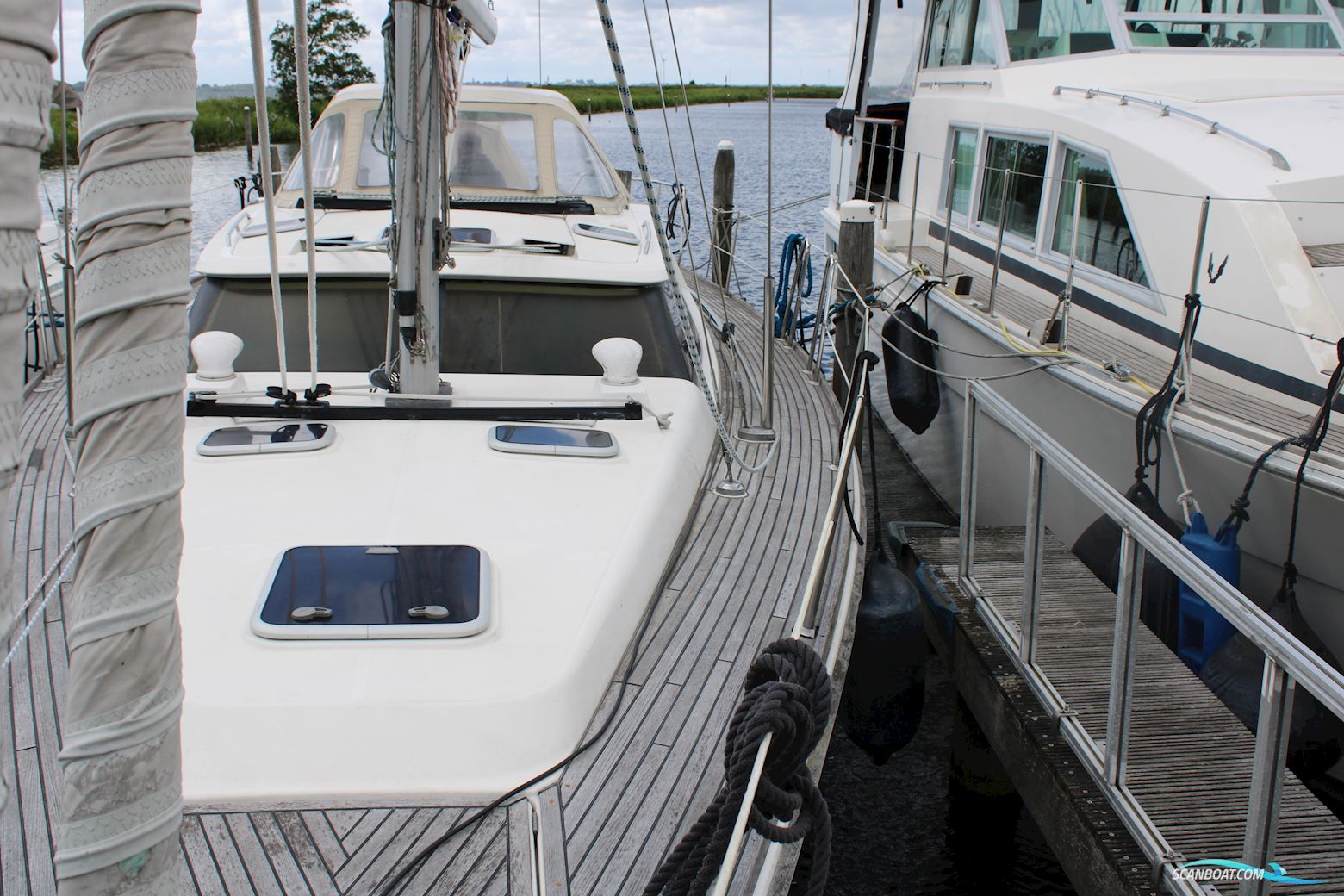 Wauquiez 40 Pilot Saloon