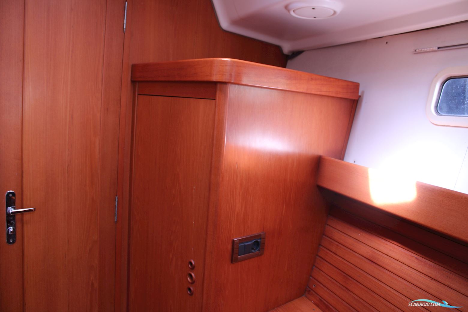 Wauquiez 40 Pilot Saloon
