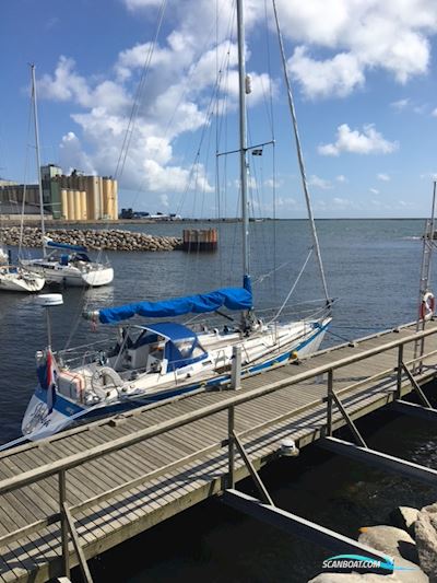 Wauquiez Centurion 38 Sailingboat 1987, with Volvo-Penta D2-40 engine, Germany