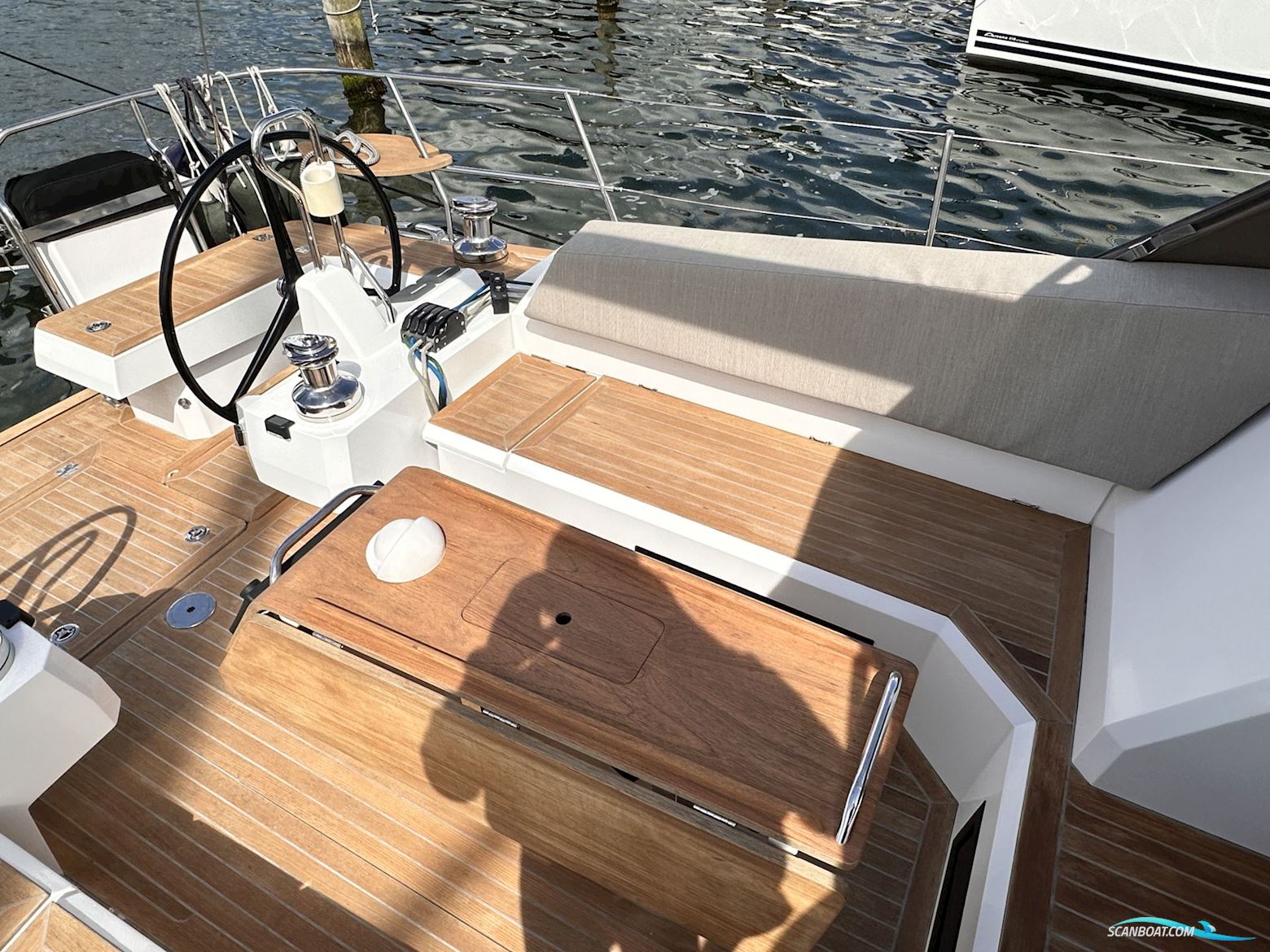 Wauquiez Pilot Saloon 48