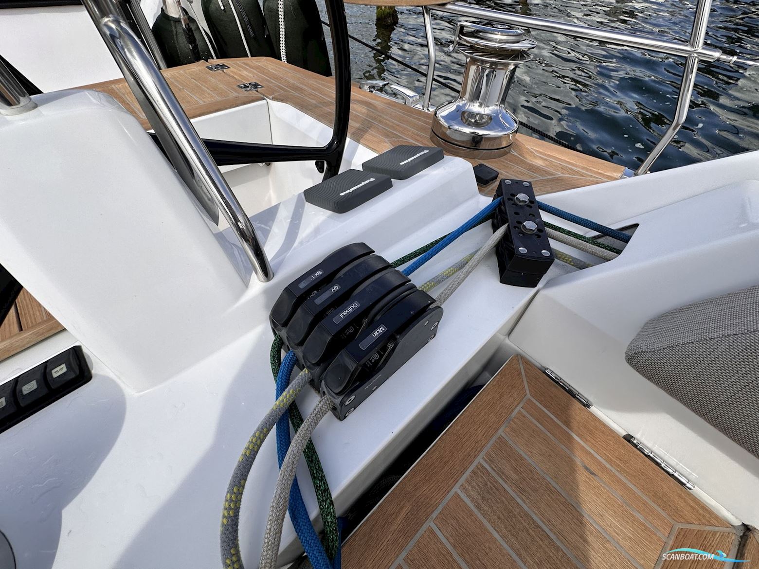 Wauquiez Pilot Saloon 48