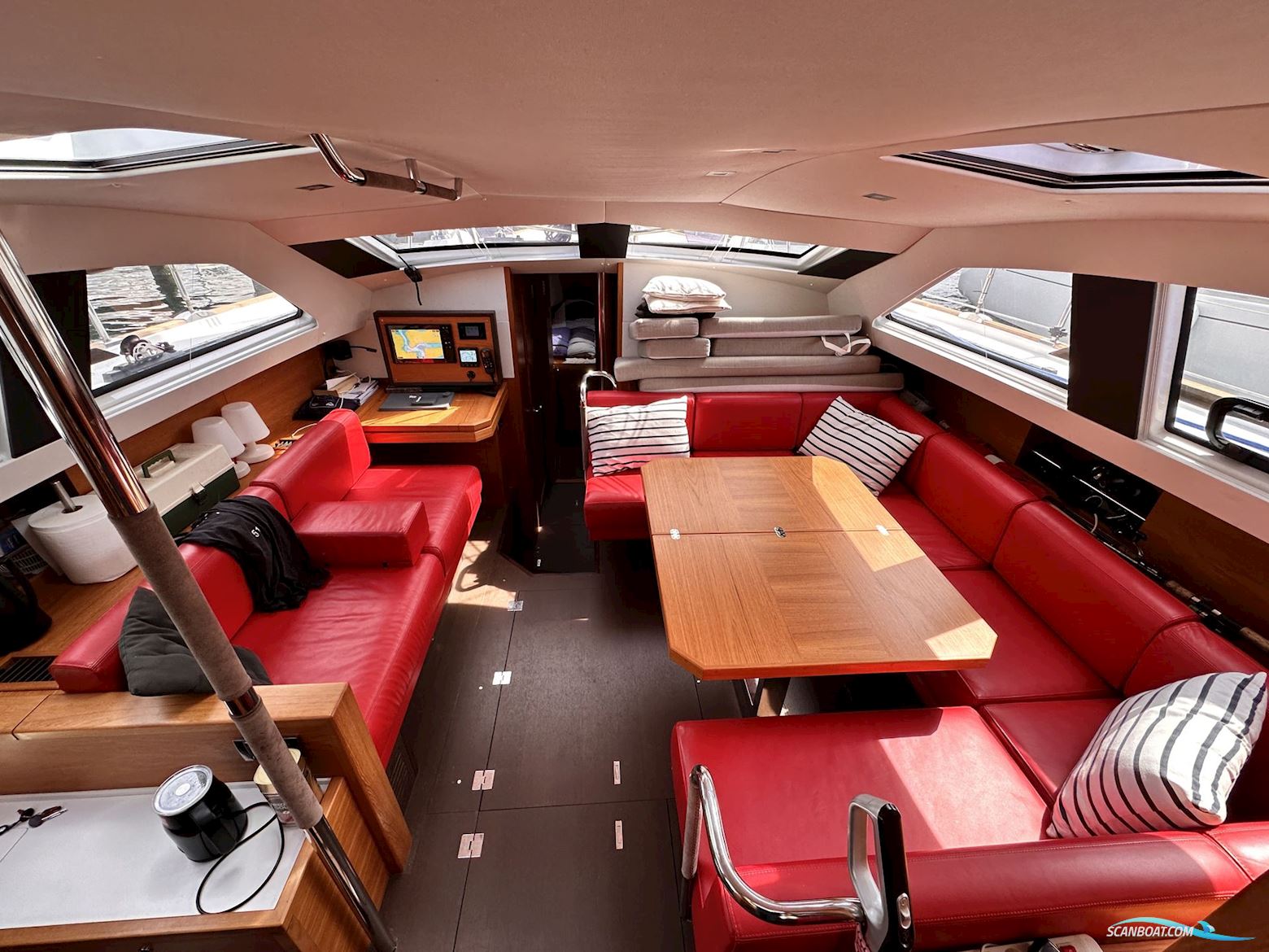 Wauquiez Pilot Saloon 48