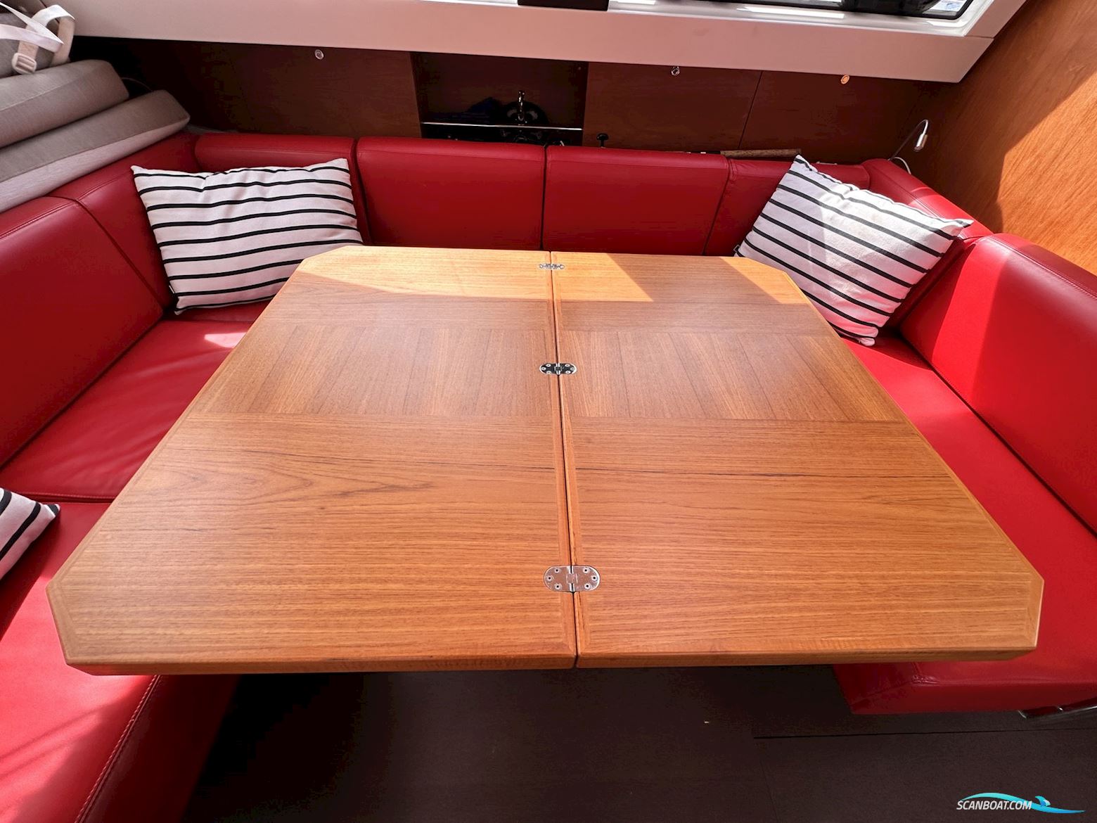 Wauquiez Pilot Saloon 48