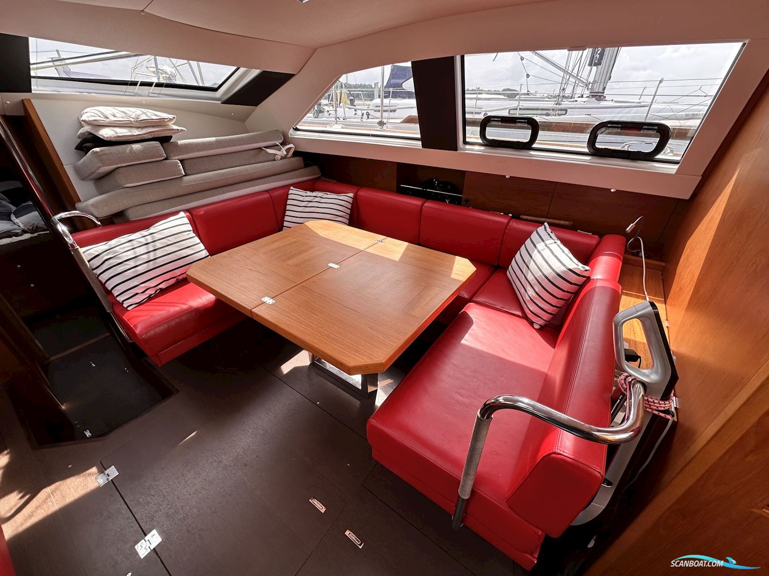 Wauquiez Pilot Saloon 48
