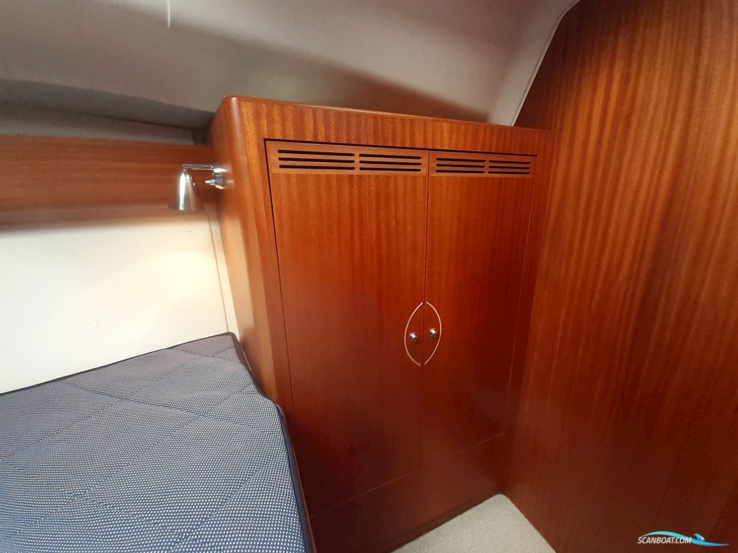 X - 37 2 Cabin