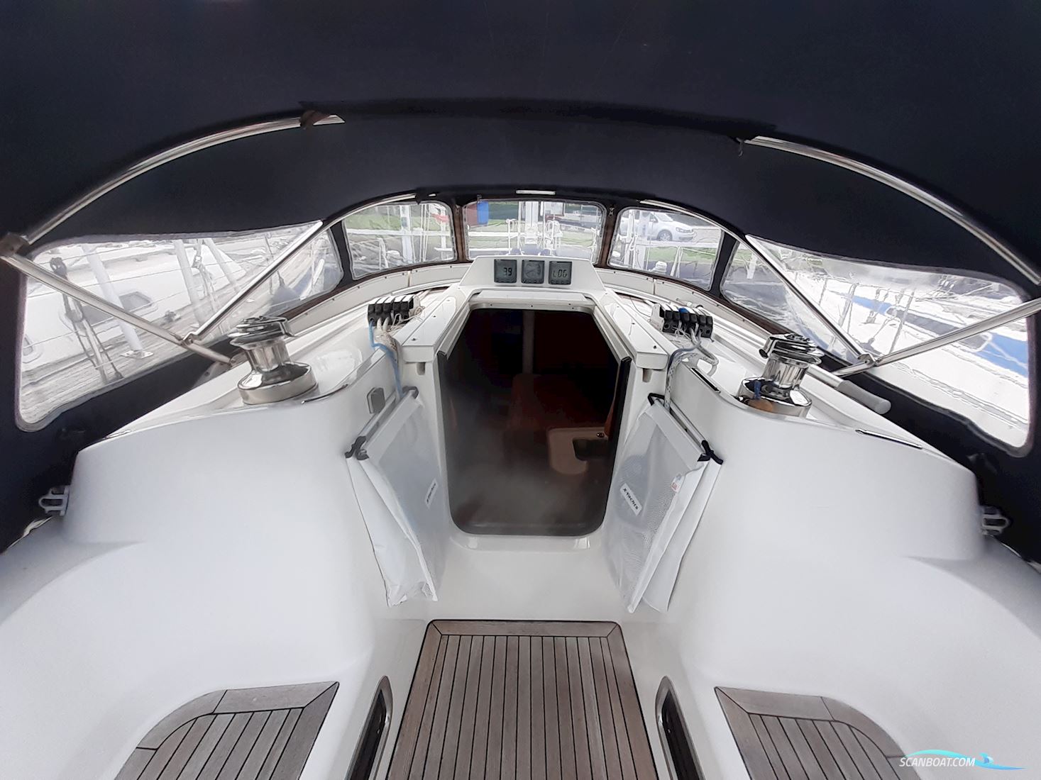 X - 37 2 Cabin