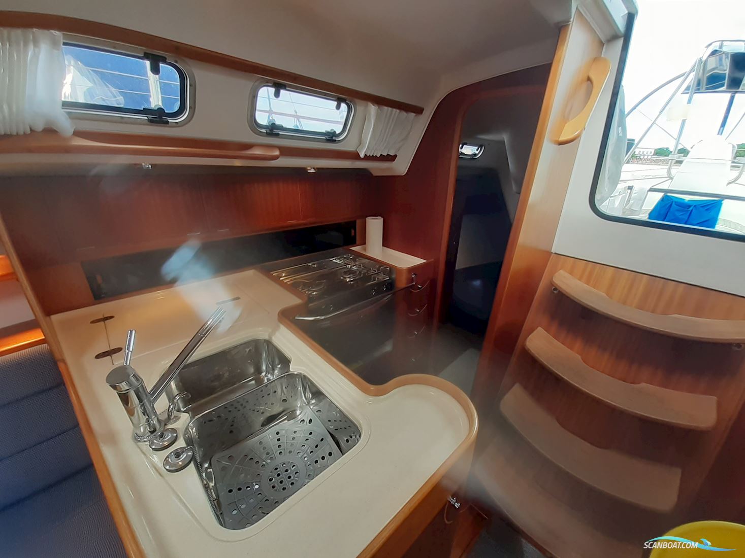 X - 37 2 Cabin