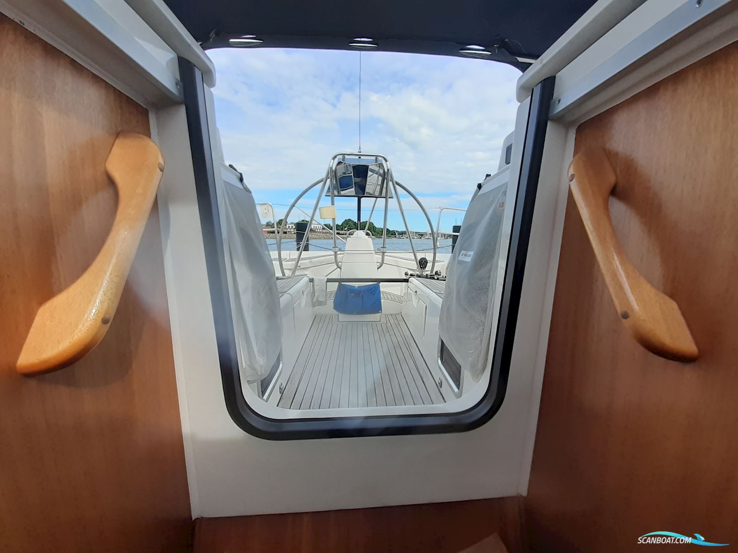 X - 37 2 Cabin