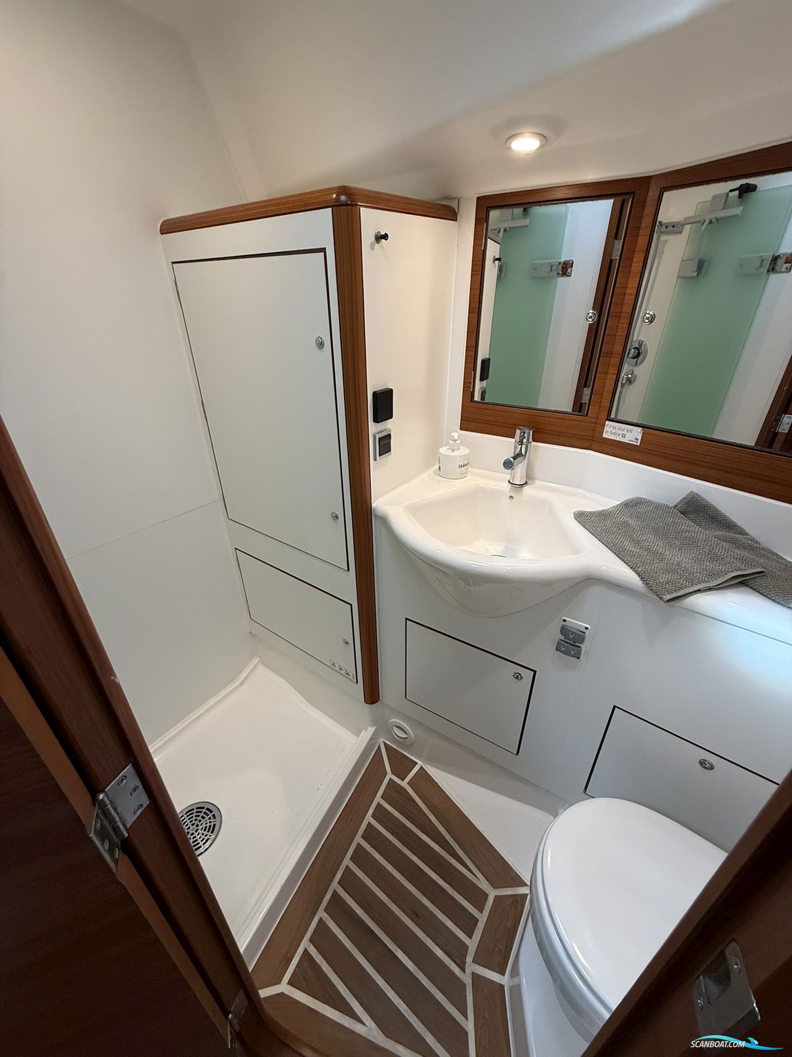 XC 42