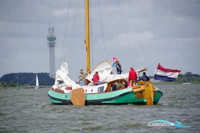 Skutsje Buitenst Vallaat Sailing boat 1908, with Nanni engine, The Netherlands