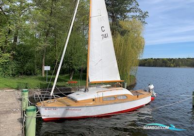 Jollenkreuzer Segelboot 1974, mit Honda motor, Deutschland