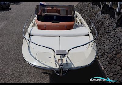 Invictus 250 CX Motorboot 2021, mit Mercury motor, Niederlande