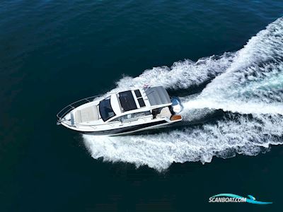 Sealine C335v Motorboot 2023, mit 2 x Mercury Verado XL 300 (White) motor, Kroatien