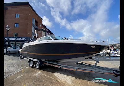 Four Winns HD3 Motorboot 2022, mit Mercury motor, England