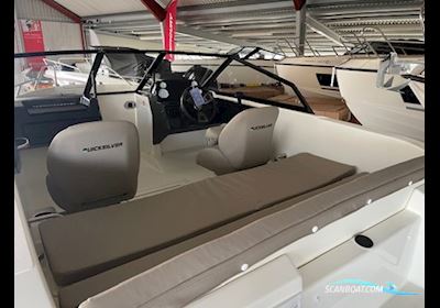Quicksilver 555 Bowrider Med Mercury F100 Efi Elpt - Introduktions Motorboot 2024, Dänemark