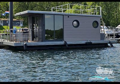 Houseboat La Mare Huizen aan water 2018, met Yamaha motor, The Netherlands