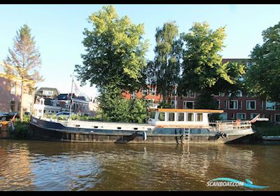 Dutch Barge Katwijker Huizen aan water 1915, met Volvo motor, The Netherlands