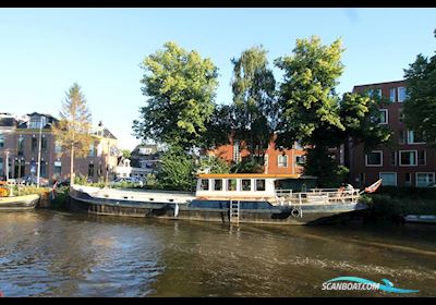 Dutch Barge Katwijker Huizen aan water 1915, met Volvo motor, The Netherlands