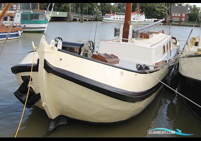 Traditional Platbodem Segelbåt 1908, med Ford motor, Holland