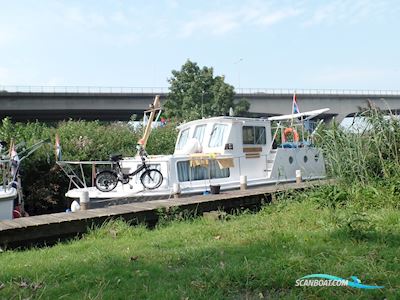 Kruiser 800 Motorbåt 1990, med Perkins motor, Holland