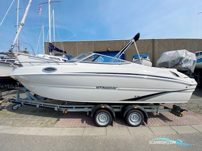 Stingray 215 CR Daycruiser Motorboot 2016, mit Mercruiser motor, Dänemark