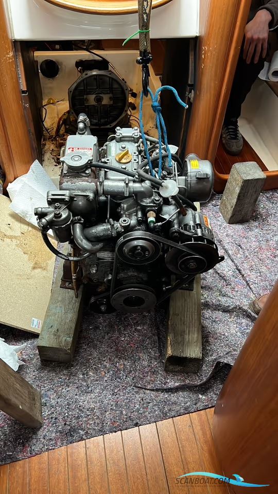 Yanmar 2GM20FC with SD20