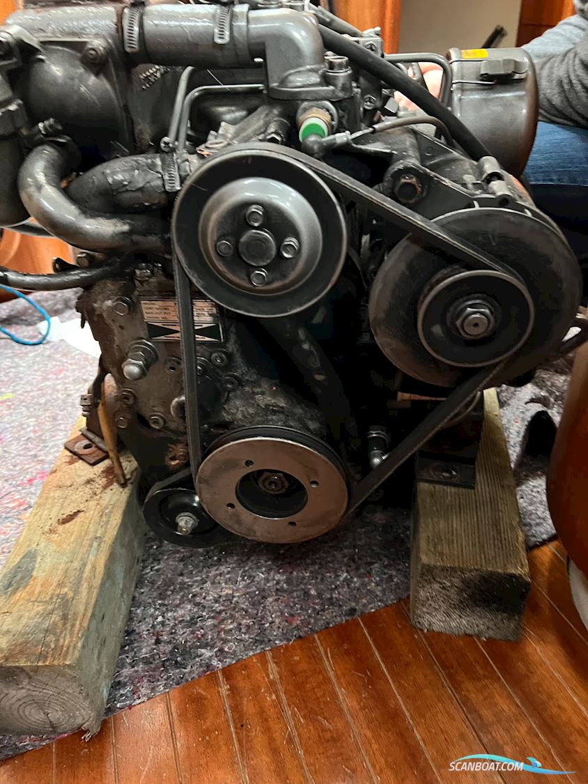 Yanmar 2GM20FC with SD20