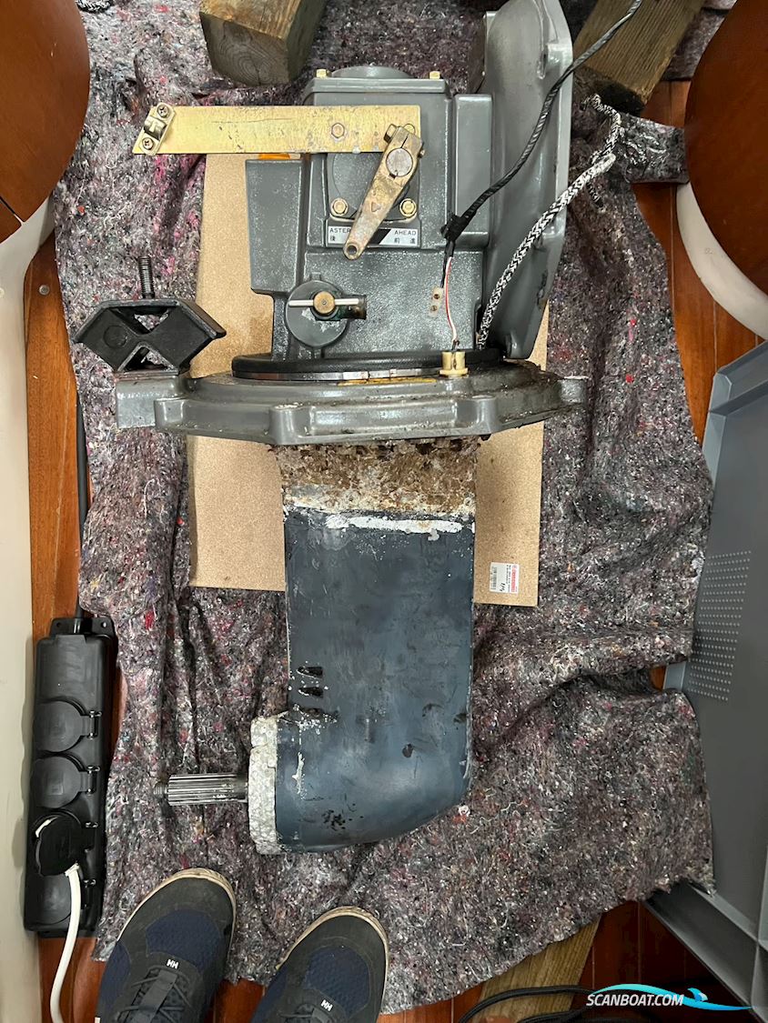 Yanmar 2GM20FC with SD20