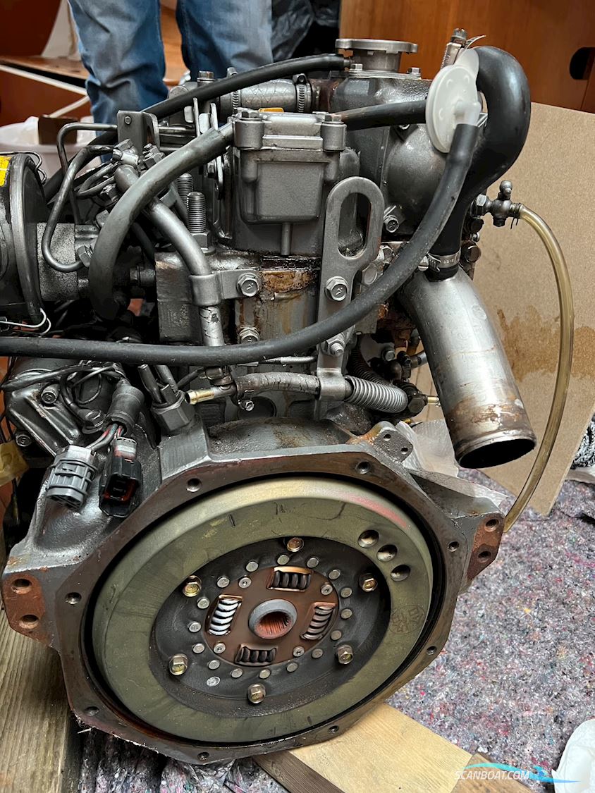 Yanmar 2GM20FC with SD20