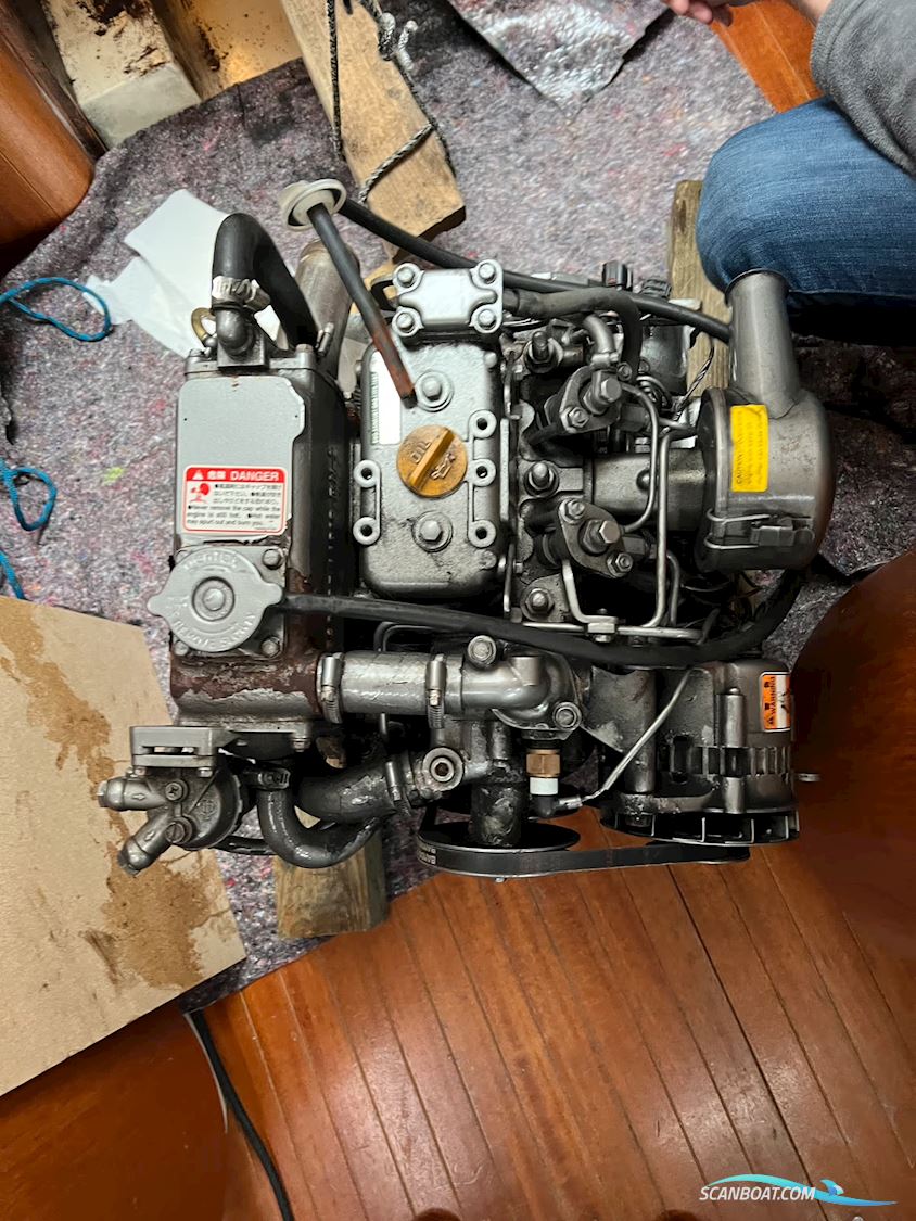 Yanmar 2GM20FC with SD20