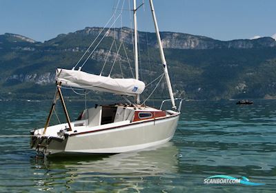 Corsaire Mehrrumpfboot 2013, mit Electric Torqeedo Travel 1003S motor, Frankreich