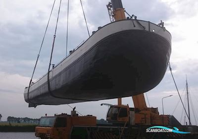 Slofe Aak Huizen aan water 1913, met Daf motor, België