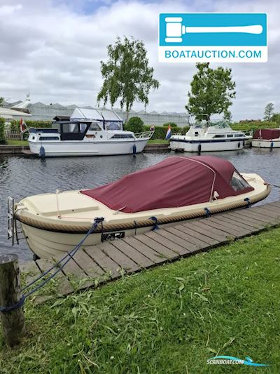 Oud Huijzer 560 Motorboat 2007, with Suzuki engine, The Netherlands