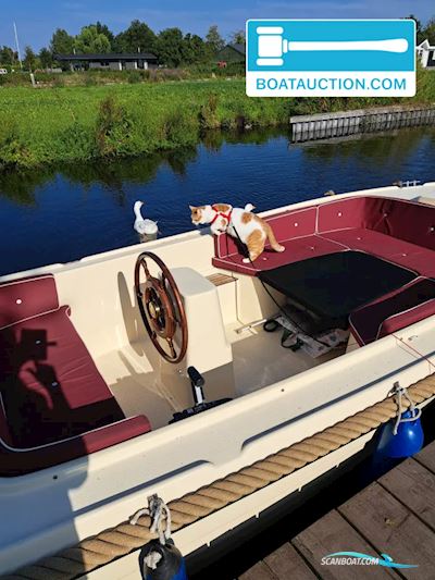 Oud Huijzer 560 Motorboat 2007, with Suzuki engine, The Netherlands