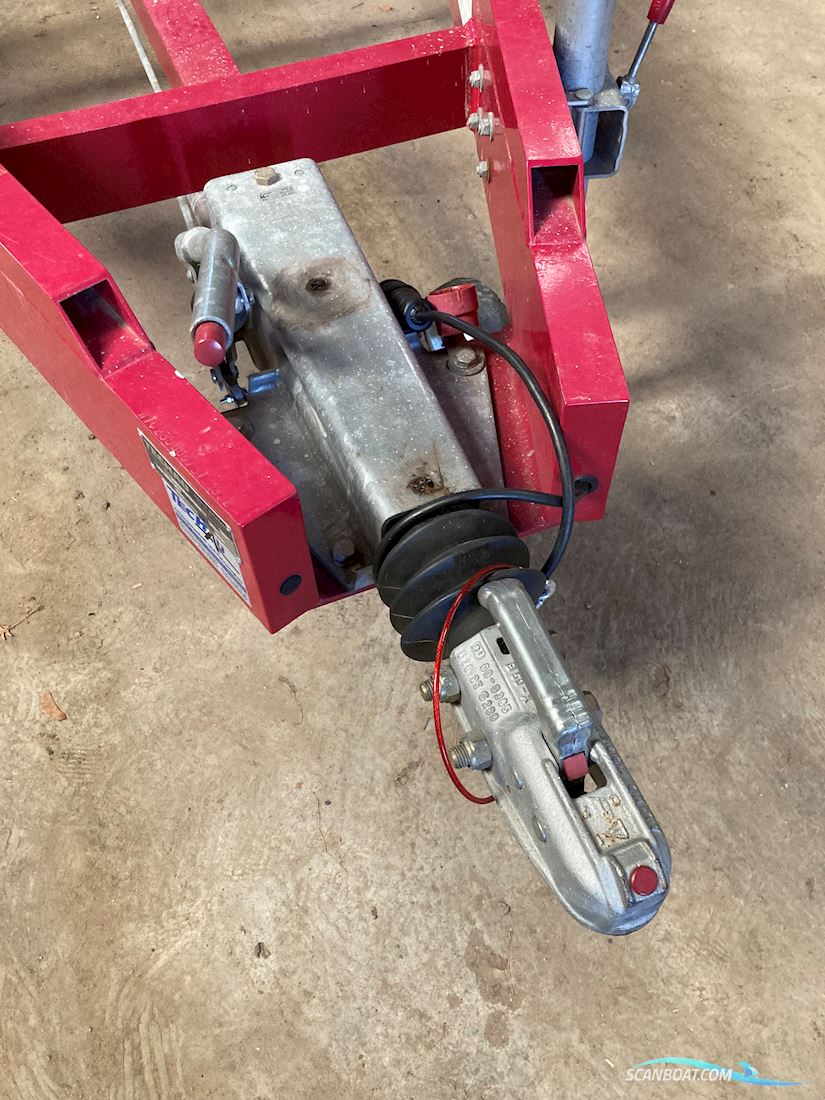 Techau X-99 Alu-Trailer gekröpft Kielboot Trailer TB 3500 Tandem