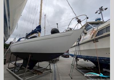 Rival 34 Sejlbåd 1974, med Yanmar 3GM30 motor, England