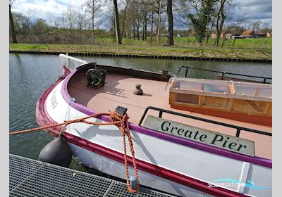 Skutsje 17.08 Huizen aan water 1906, met Thornycroft motor, The Netherlands