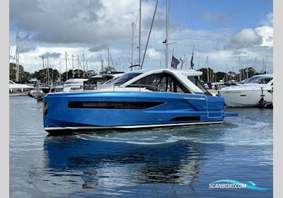 Jeanneau DB37 Motorboten 2024, met Volvo Penta D4-320 motor, United Kingdom