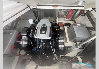 Regal 28 Express Motorboat 2014, with Mercruiser engine, United Kingdom