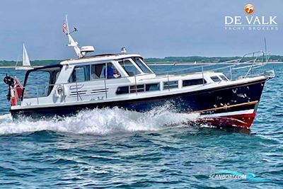 Nelson Weymouth 34 Motorboat 1984, with Ford engine, United Kingdom