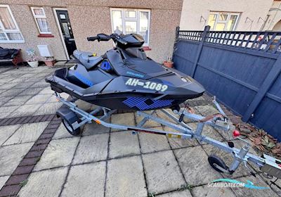 Seadoo Spark Trixx Jetski / Scooter / Jetboot 2022, mit Rotax 900 ACE-90  motor, Keine Länderinfo