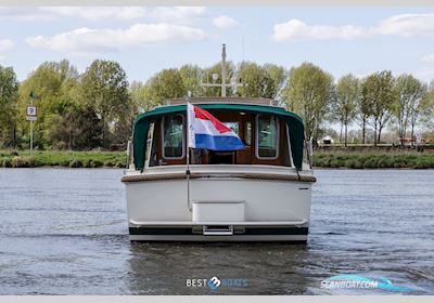 Linssen  Grand Sturdy 29.9 Sedan Motorbåd 2006, med Volvo Penta is een toonaangevende fabrikant van maritieme motoren en aandrijfsystemen. Het merk staat bekend om zijn betrouwbare en krachtige motoren motor, Holland