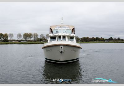 Linssen Grand Sturdy 34.9 AC Motorbåd 2014, med Volvo Penta is een Zweeds merk dat wereldwijd bekendstaat om betrouwbare en krachtige scheepsmotoren en aandrijfsystemen. Ze leveren zowel diesel- al motor, Holland
